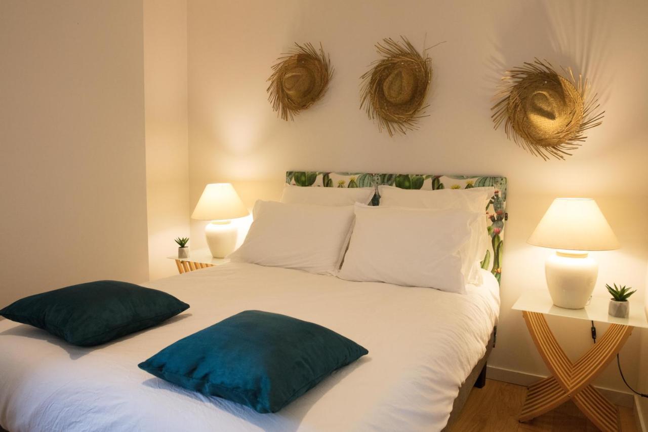 Appartement A-Mi-Chemin - Centre-Ville De トゥールニュ エクステリア 写真