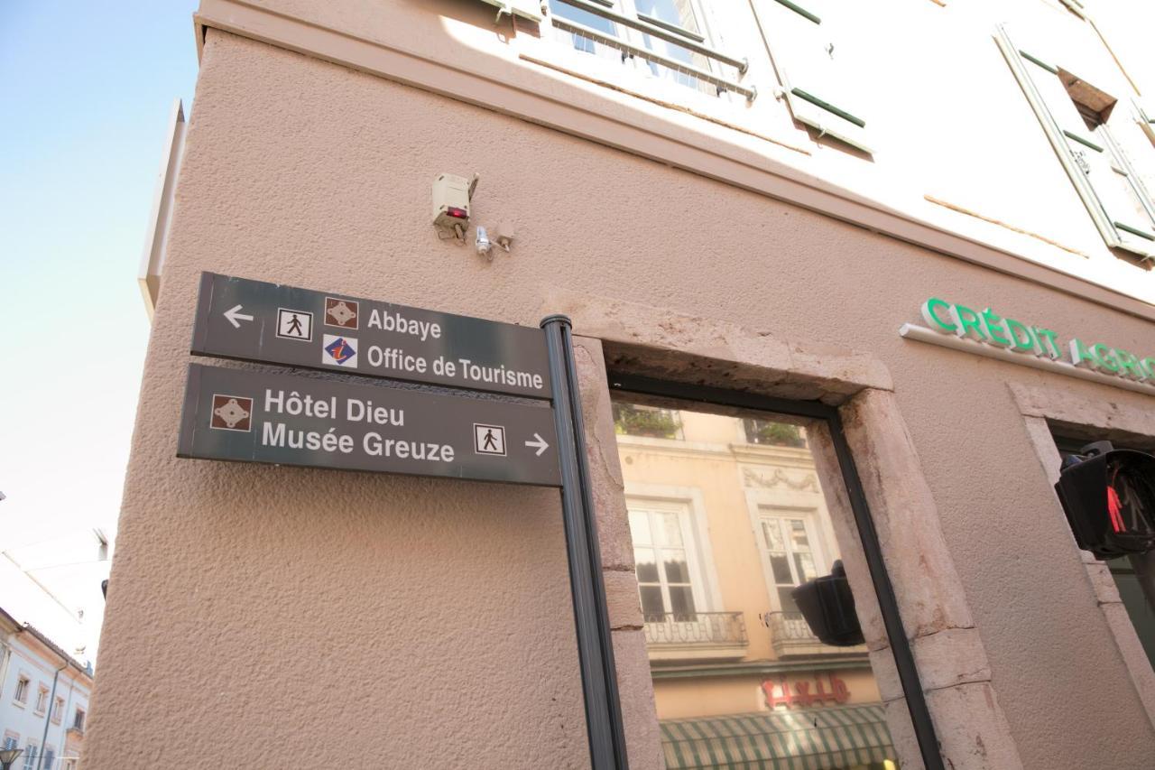Appartement A-Mi-Chemin - Centre-Ville De トゥールニュ エクステリア 写真